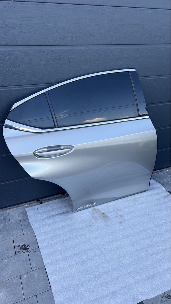 Lexus ES 2019-2023 двері задні праві, задняя правая