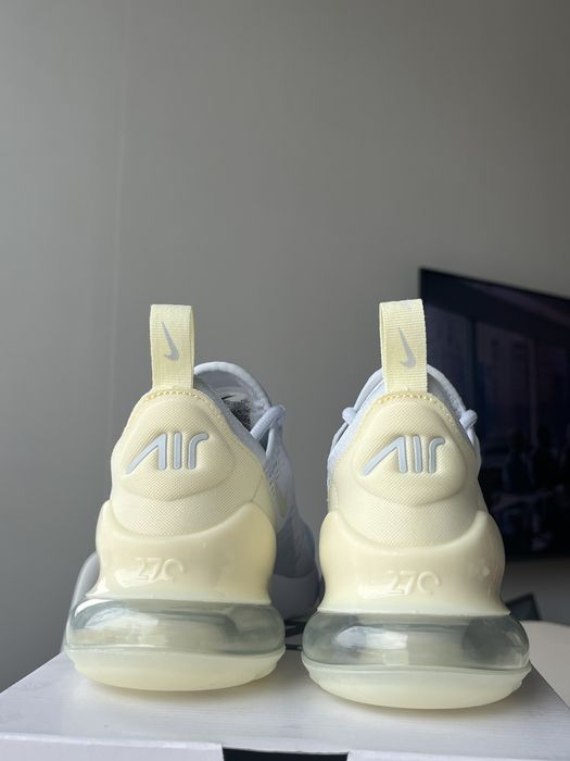 Białe buty nike air max 270