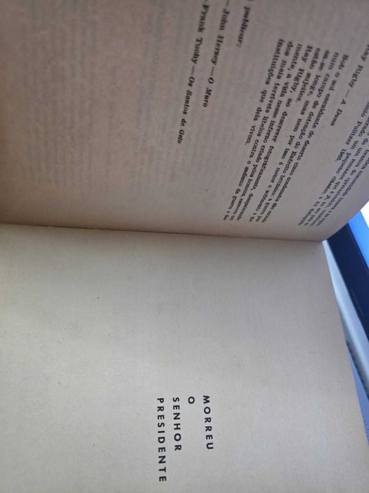 Morreu o Senhor Presidente – Raoul Solar