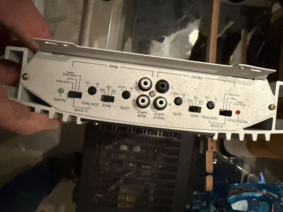 Wzmacniacz Blaupunkt 600V oraz głośnik Focal, Magnat, Eltax