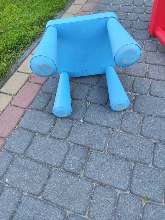 Czerwony stolik z niebieskim krzesełkiem, używane, IKEA, Mammut