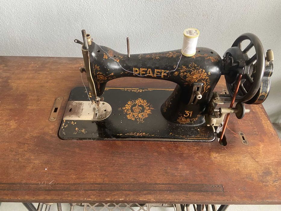 Máquina de costura PFAFF