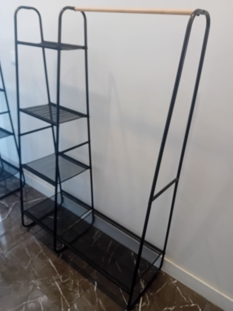 Cabide de chão para quarto