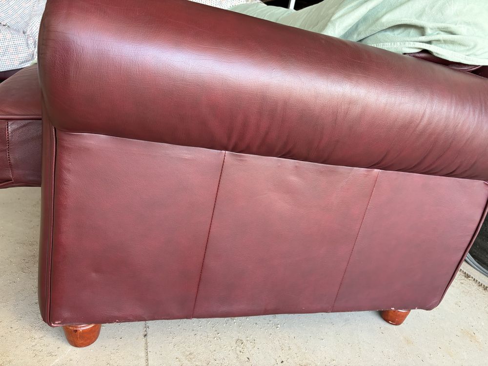 Sofá em pele com 2 metros x 95 cm