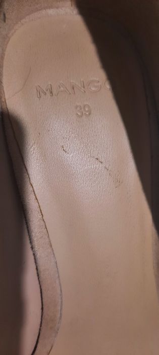 Szpilki, pantofle, buty na obcasie beżowe Mango roz.39