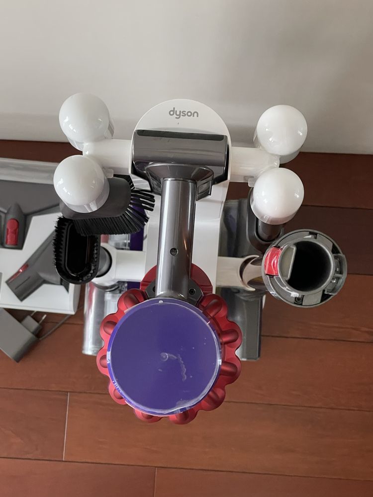 Dyson Cyclone V10
