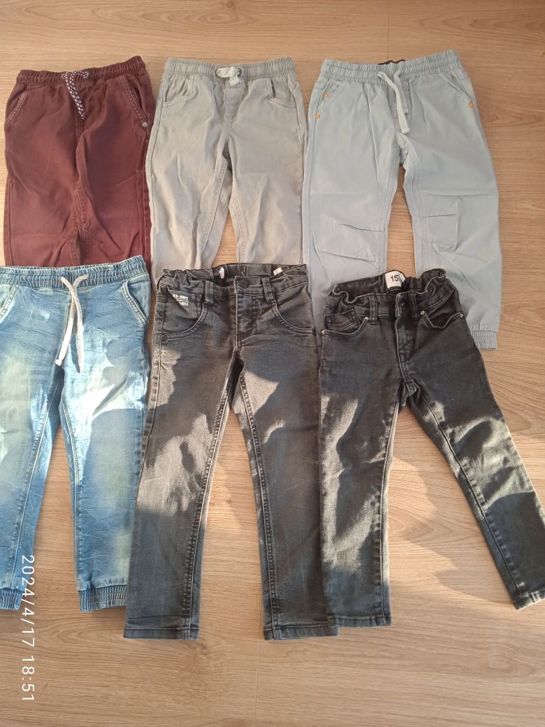 Spodnie jeans i jogger dla chłopca 98/104