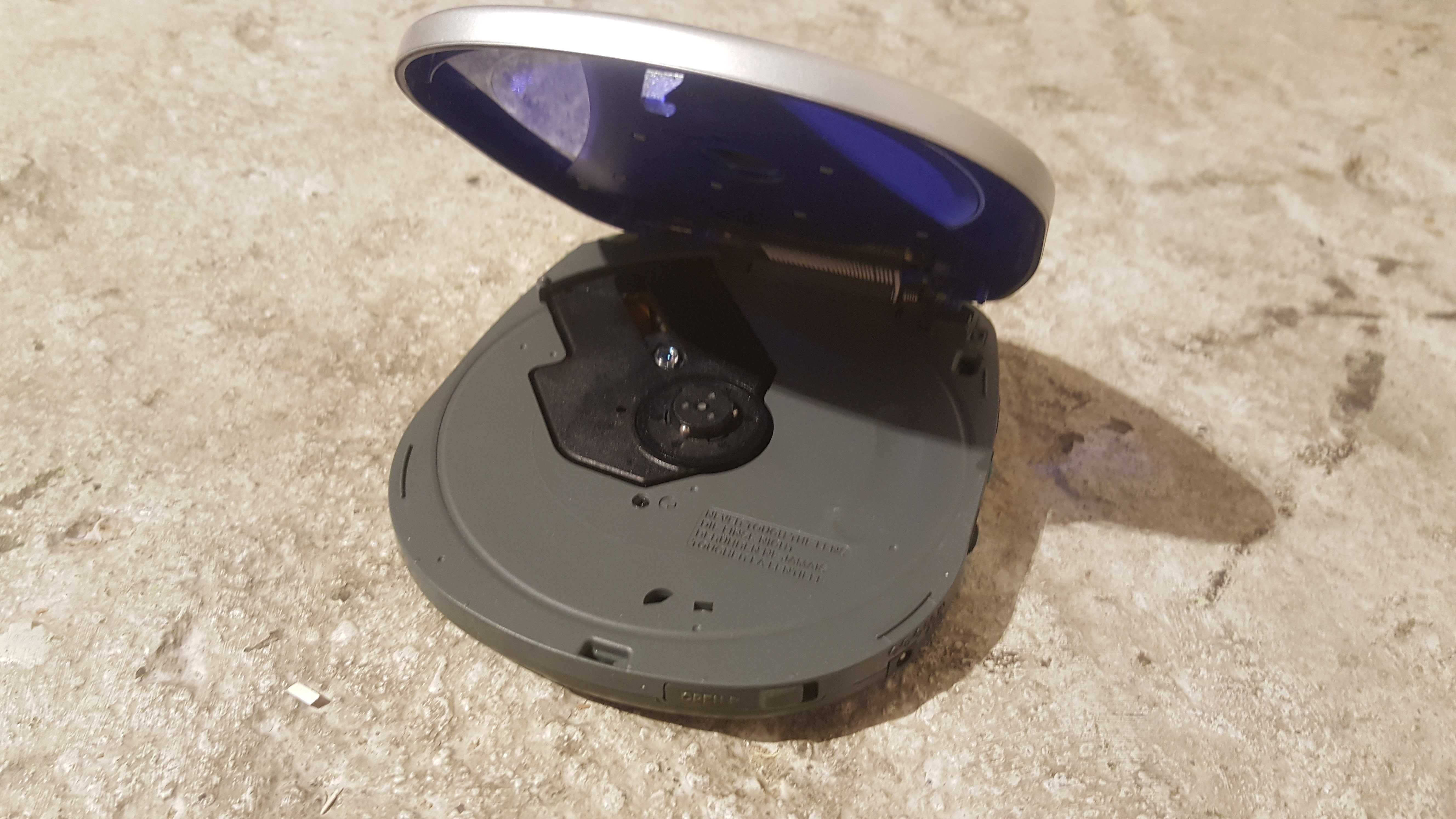 Discman JVC - PRL - czytaj opis.