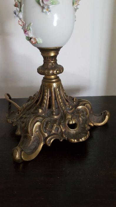 Candeeiro de apoio em porcelana