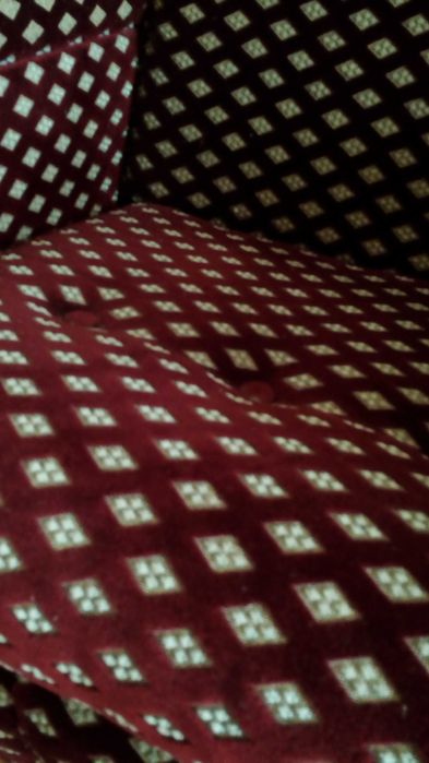 Кресло с новой обивкой. Новое кресло на каркасе массива дерева!