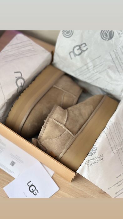 Угги ugg . платформа 5 см . розмір 39 натуральне хутро та замша