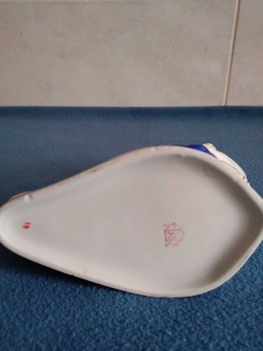 Porcelanowa figurka/popielnica ryba, Korosteń, czasy PRL-u