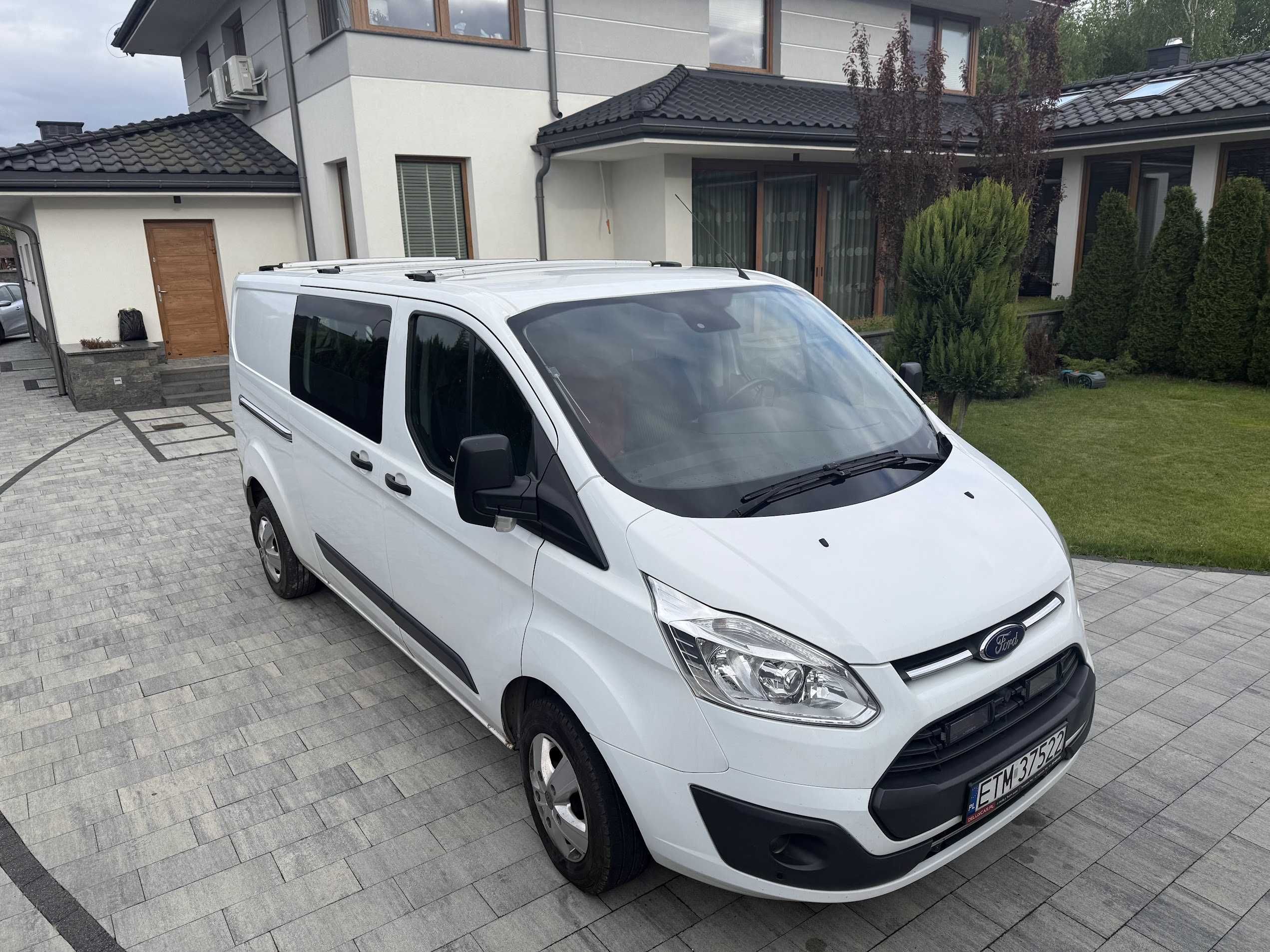 Wynajem busa dostawczego Ford Transit  hak VAT 23% wypożyczalnia aut