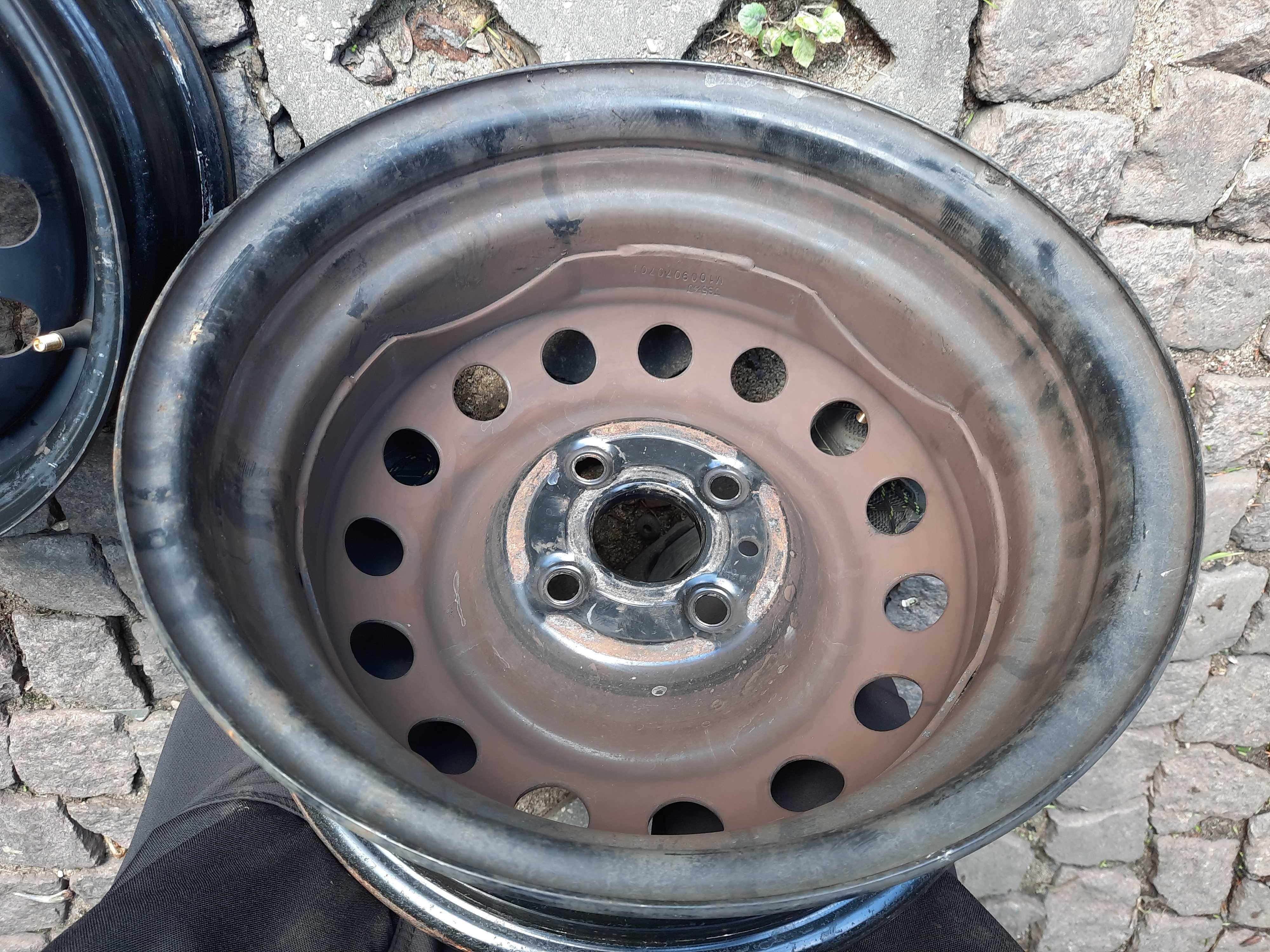 Oryginalna felga stalowa KIA HYUNDAI 14" 4x100x54,1 ET 46 Rio i20 Getz