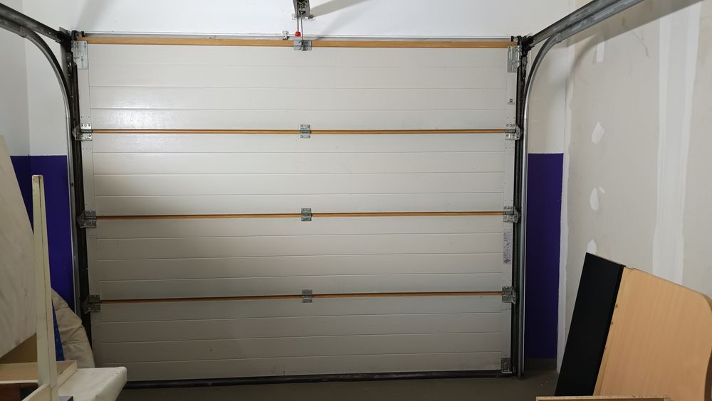 Brama garażowa segmentowa Hörmann ProMatic z napędem (na pilota)