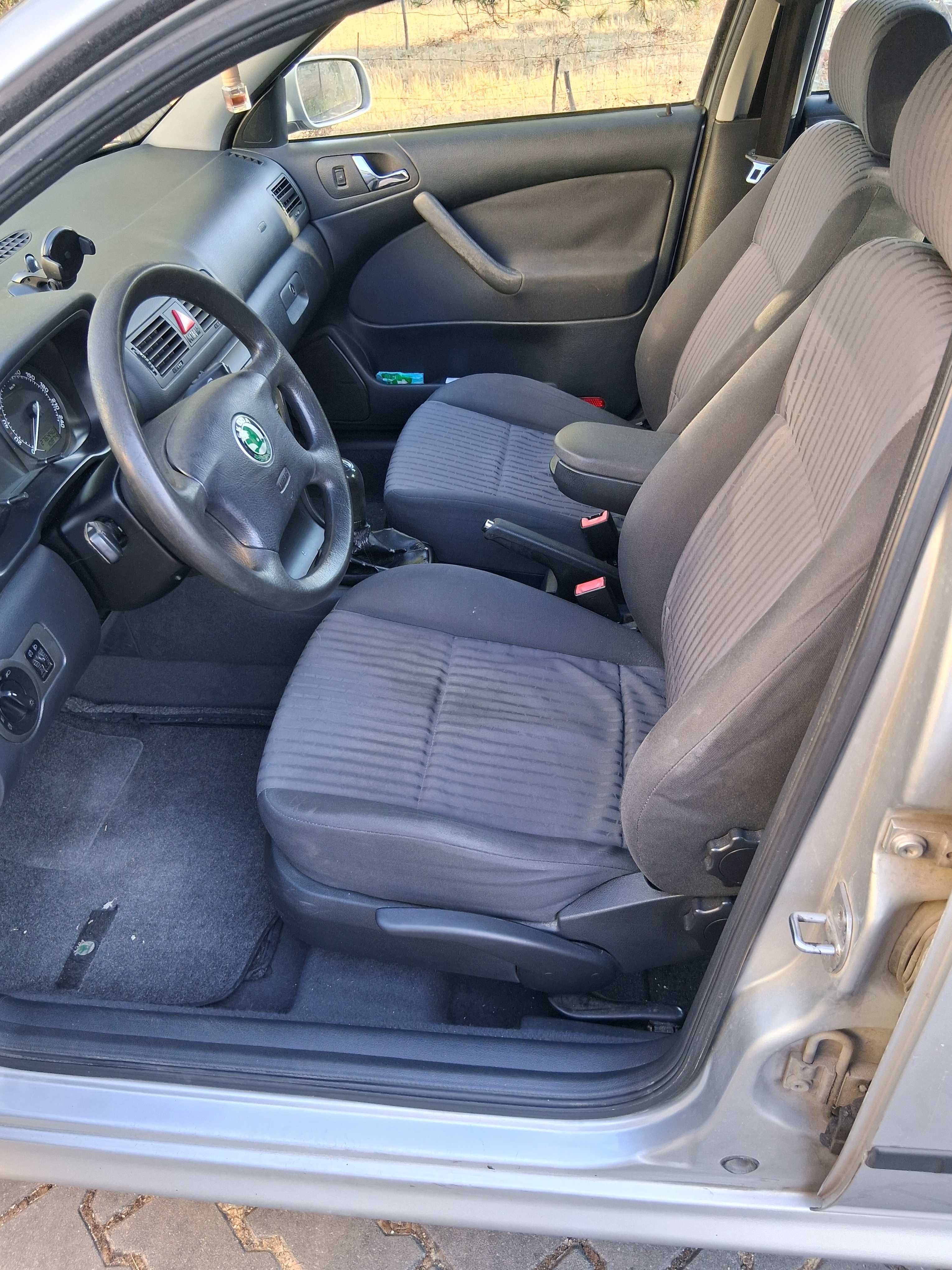 Skoda Octavia em muito estado