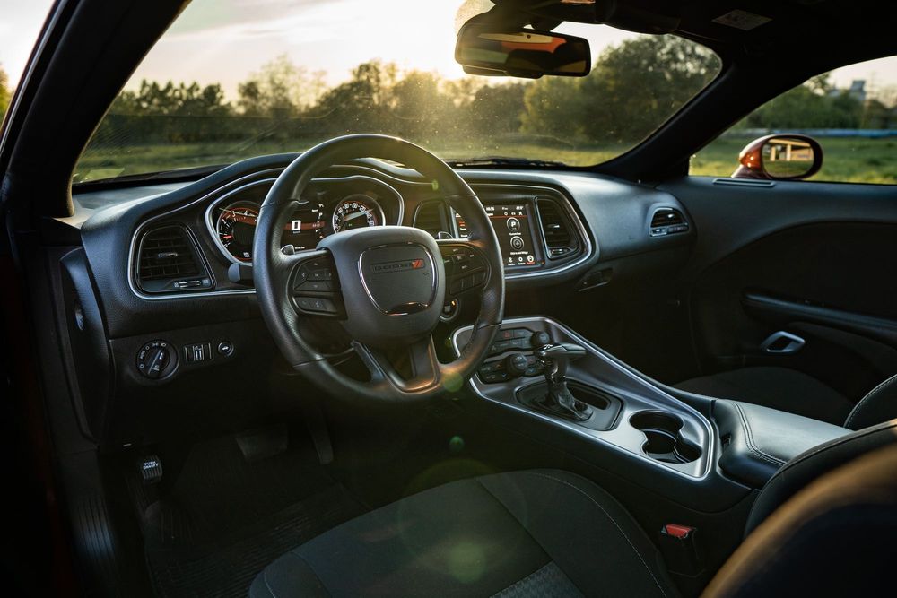 Wynajem Dodge Challenger 6.4 V8 R/T Scat Pack