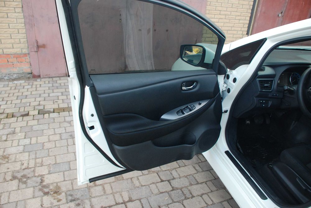 Ниссан Лиф Nissan leaf 2  9/21 г. 62 запас ход 384 км отличн состояние
