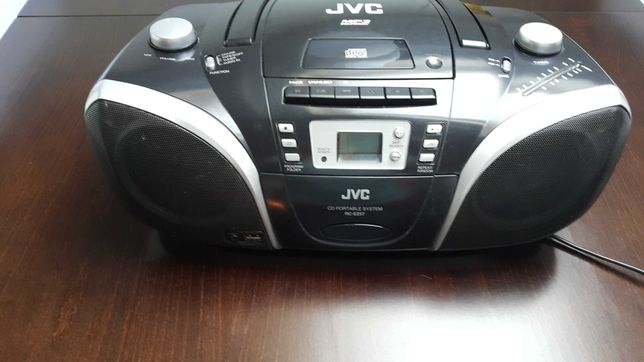 Radiomagnetofon z CD JVS