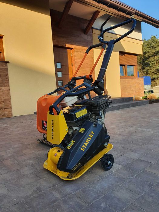 Zagęszczarka SKOCZEK Wiertnica do Betonu Wibrator do Betonu Wynajem