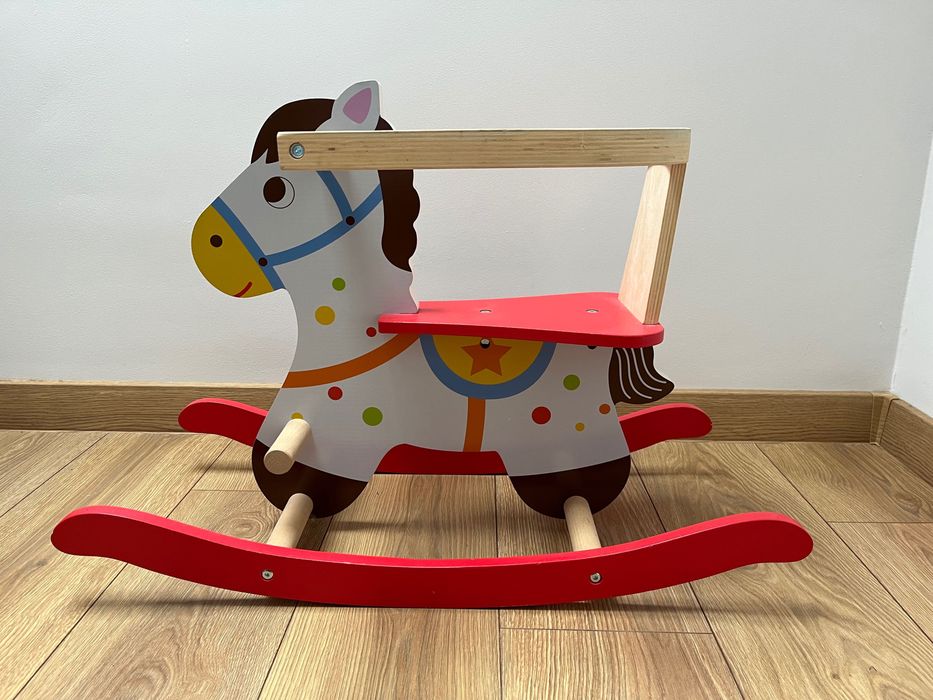 Drewniany konik bujany / koń na biegunach