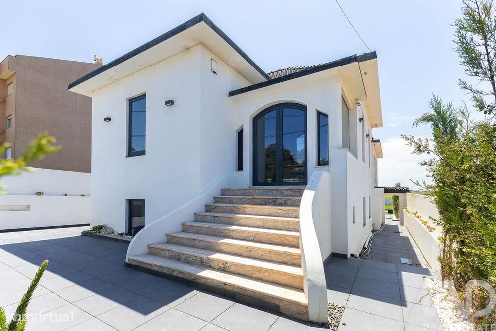 Casa / Villa T6 em Gulpilhares E Valadares de 346,00 m2