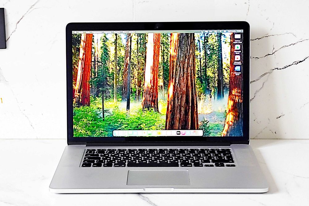 Apple MacBook Pro 15 Core i7 16/256ГБ 5-7 годин. Ноутбук macOS Sequoia