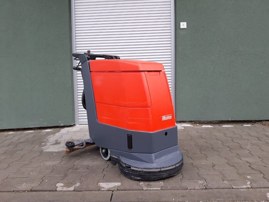 Profesjonalna szorowarka z trakcją HAKO B 450 PROMOCJA