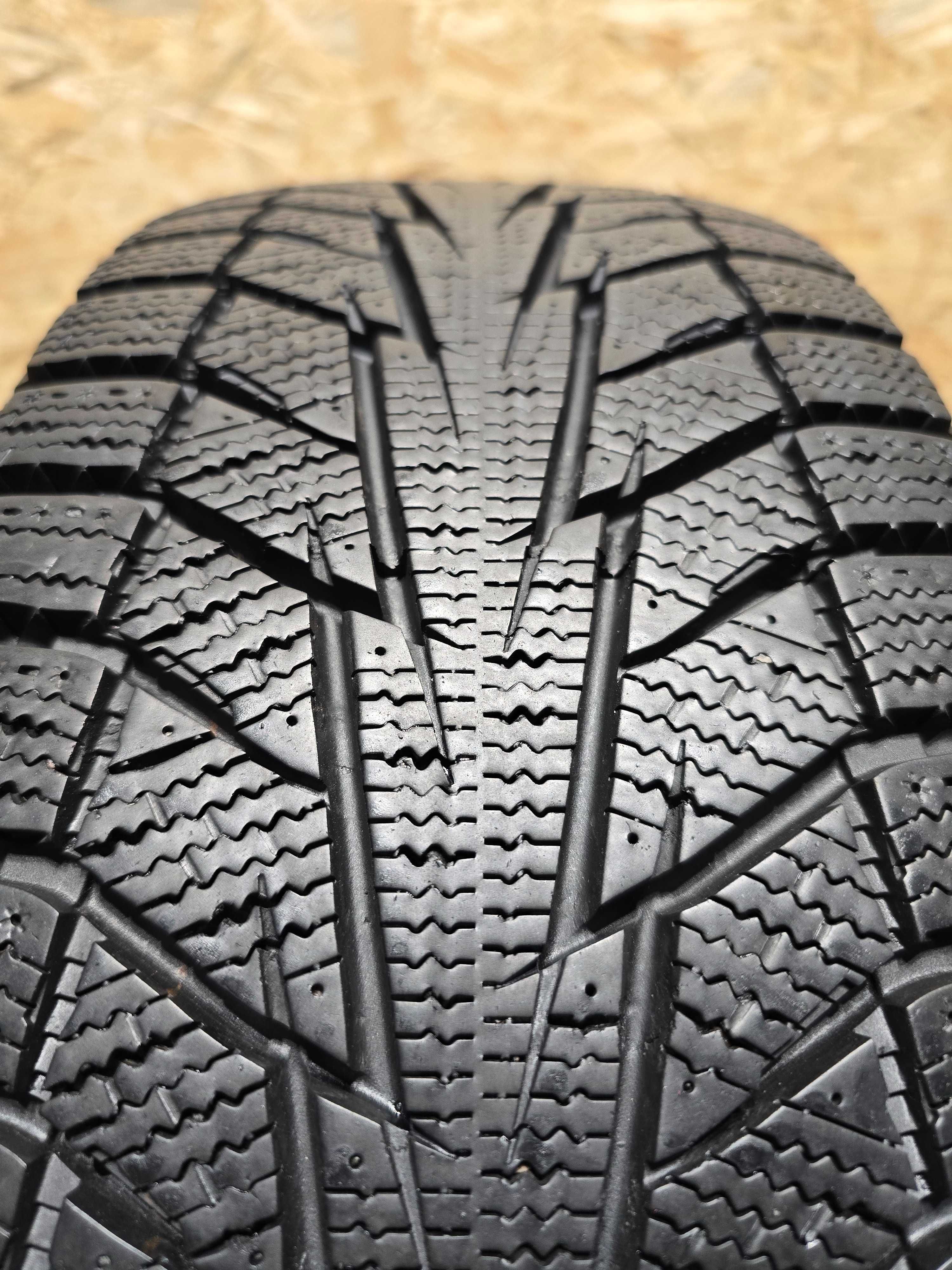 Opona pojedyńcza 205/55/15 94T XL Hankook Winter icept iz2