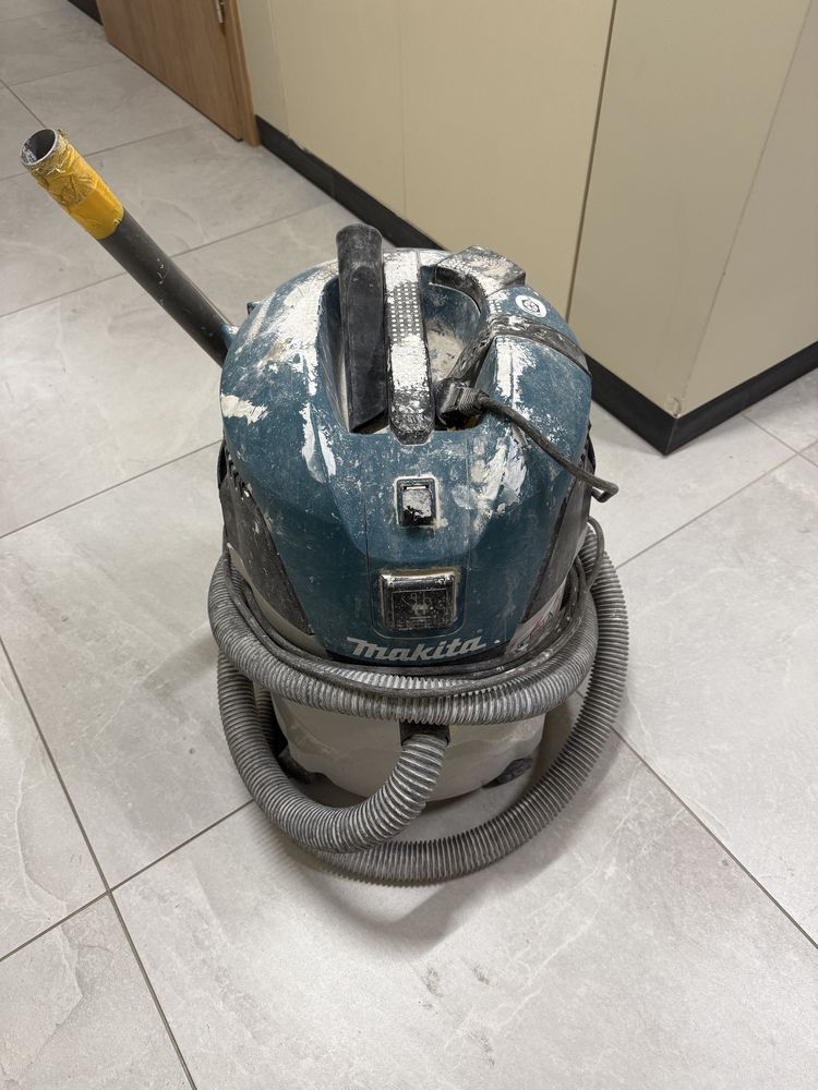 Odkurzacz makita vc2512L do wymiany przycisk