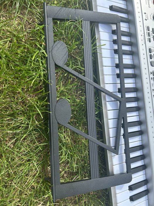 Organy, stan prawie jak nowy super spraedza sie dla początkujacych