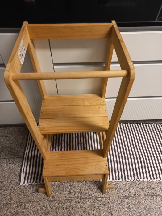 Vendo Banco Montessori para criança em madeira pinho