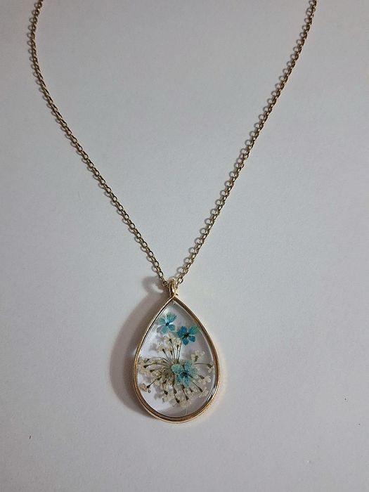 Jóias resinadas e outras a preço excecional!