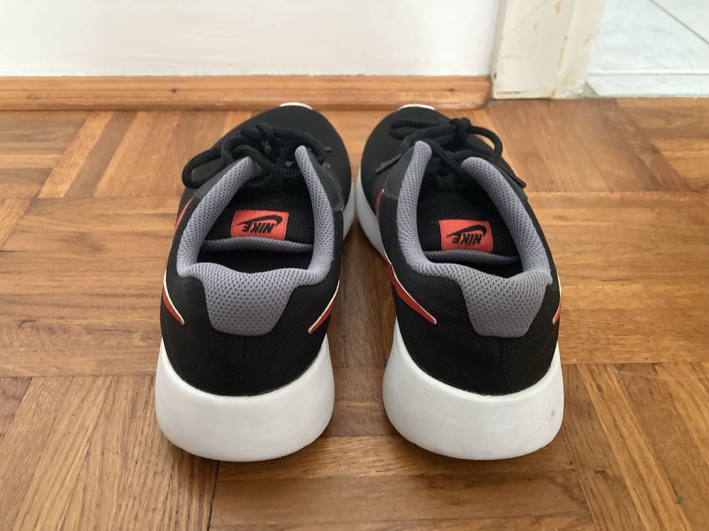 Buty Nike Tajnun GS roz. 38