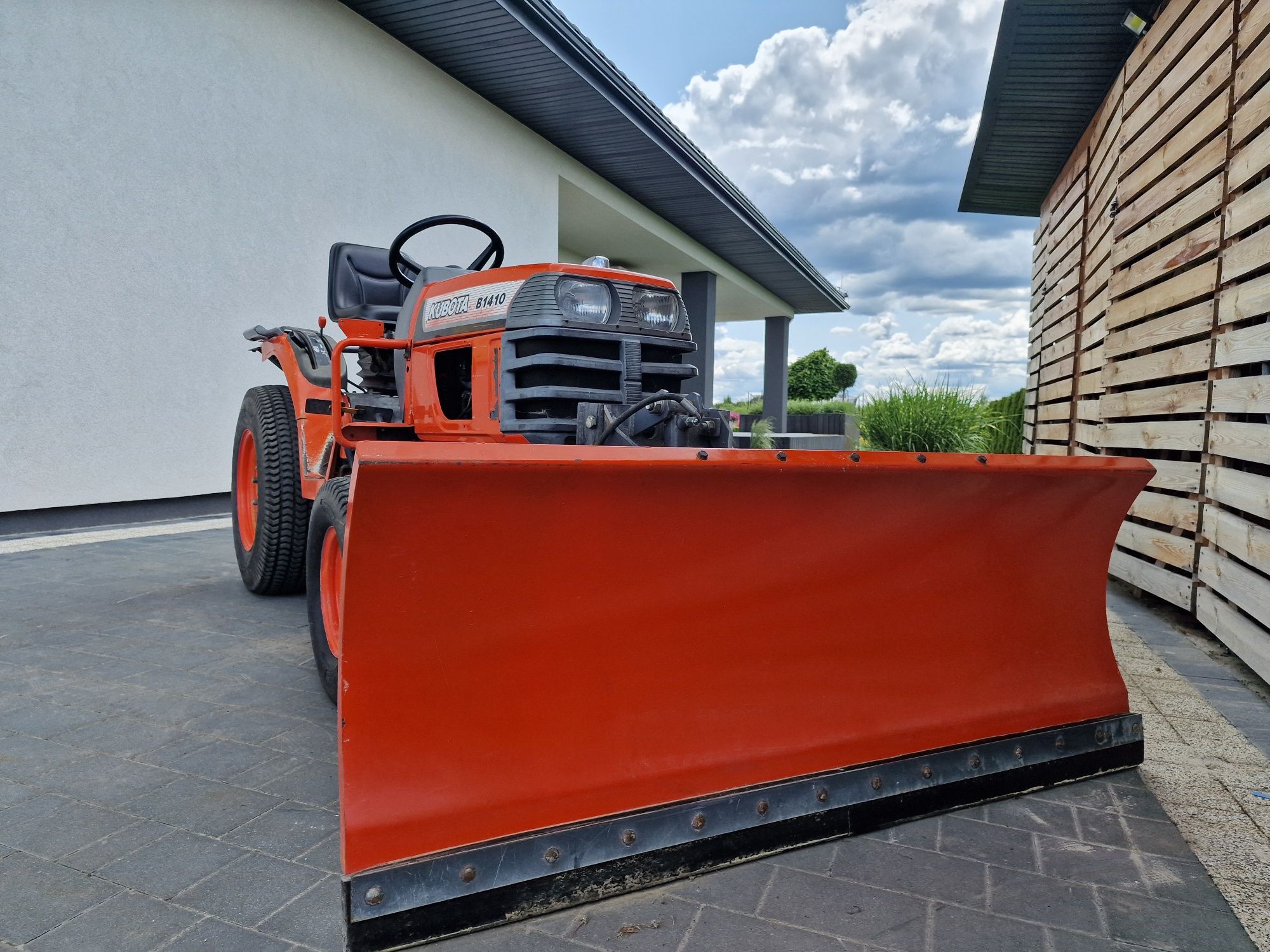 Traktor kubota 1410 z osprzętem