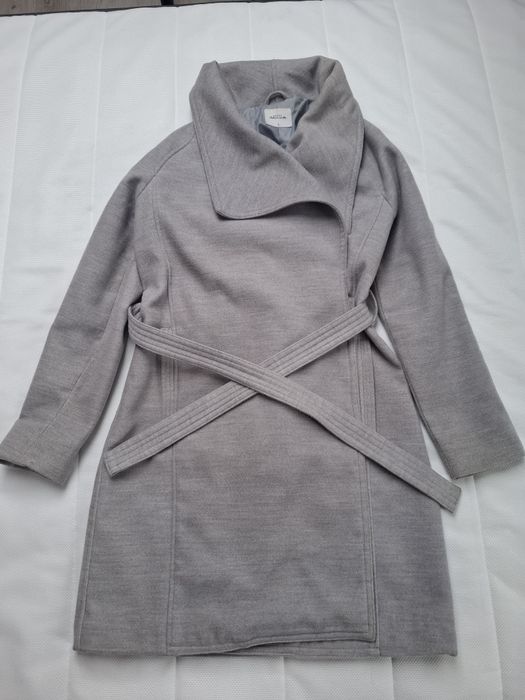 Szary płaszcz damski