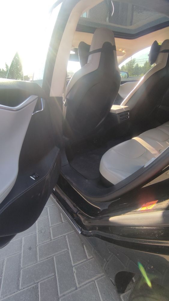Tesla model S P85D 2014