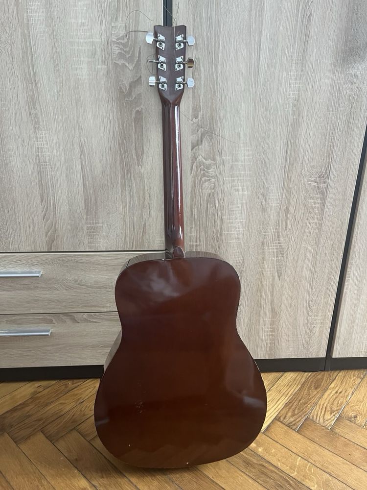 Gitara Yamaha F-310  z BOSS TU-80