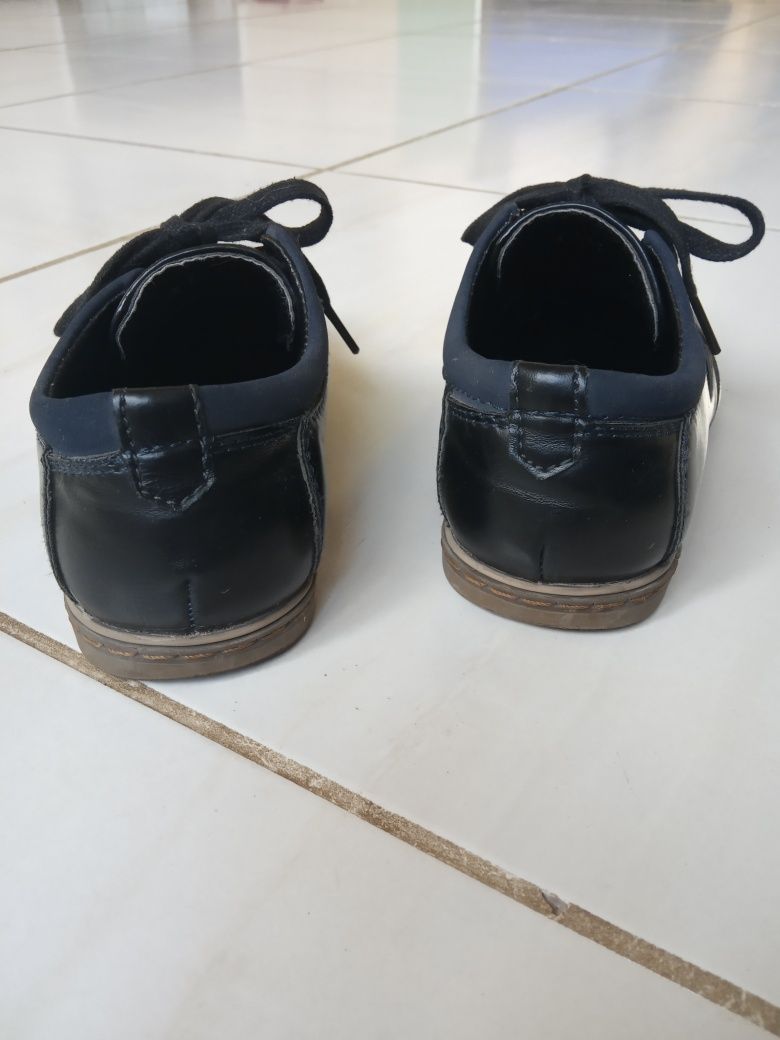 Туфлі для хлопчика за донат Азову