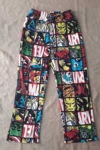 Spodnie dresowe z postaciami z Marvela
