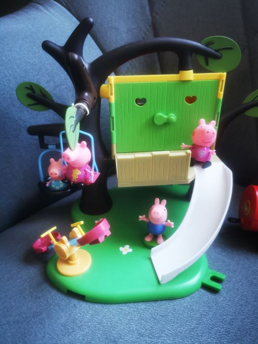 Zestaw domek na drzewie i ciuchcia