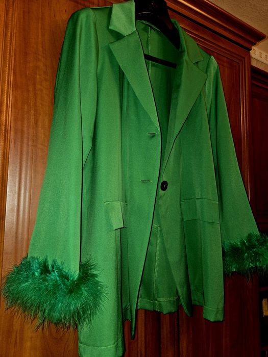 Шикарный пиджак с натуральными перьями, Размер 48-50 украинский