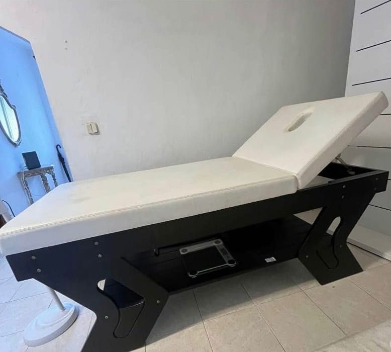 Cama de Massagem Profissional – Ótimo Estado