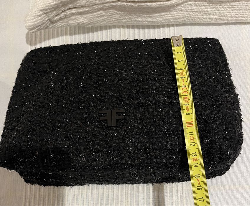 Estojo Filorga preto com brilho