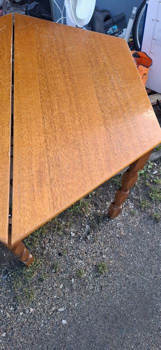 Stół owalny bez krzeseł