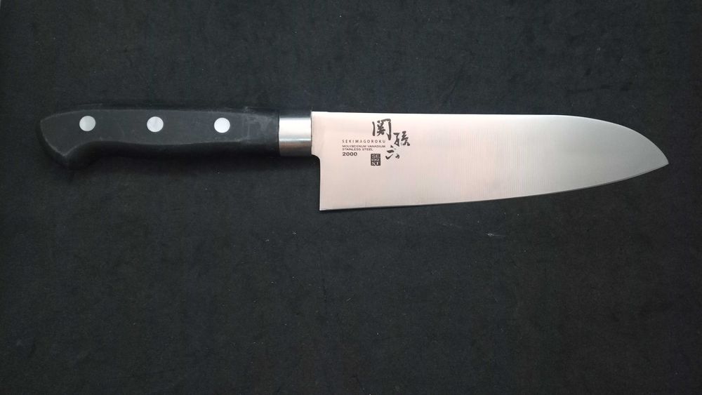Nóż japoński KAI Sekimagoroku Wakatake santoku