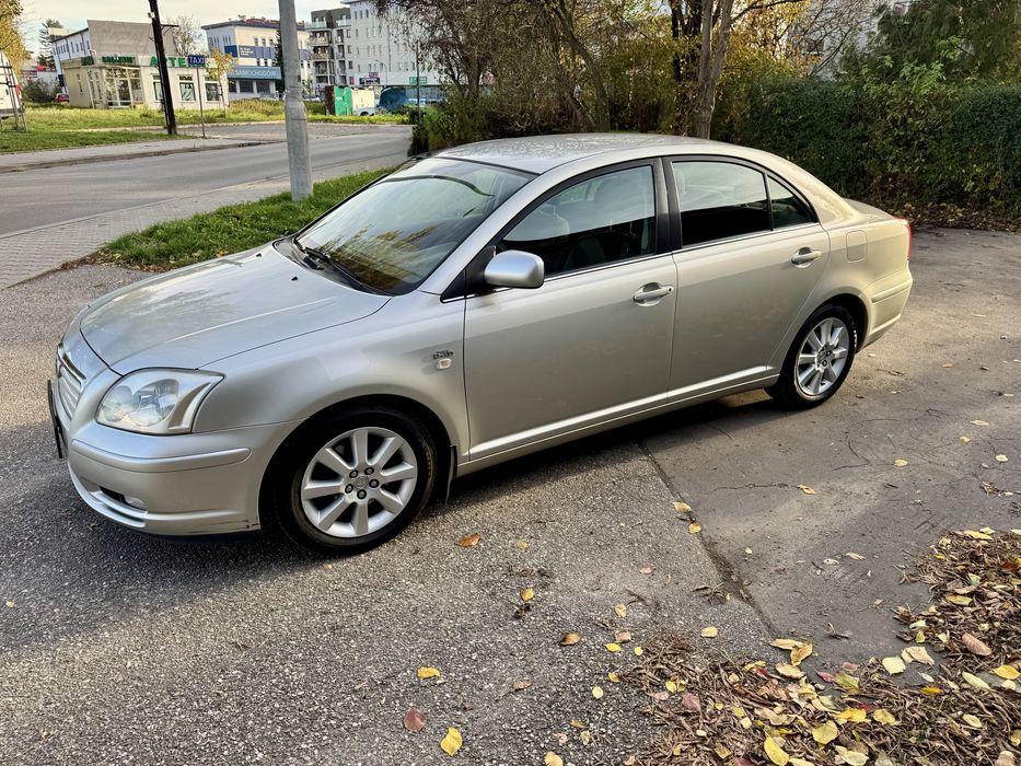 Zadbana TOYOTA Avensis 2004 T25 Hatchback 2.0 Diesel