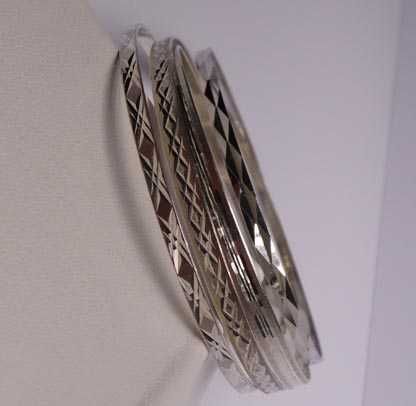 Srebrne bransoletki diamentowane koła komplet 4 sztuki.