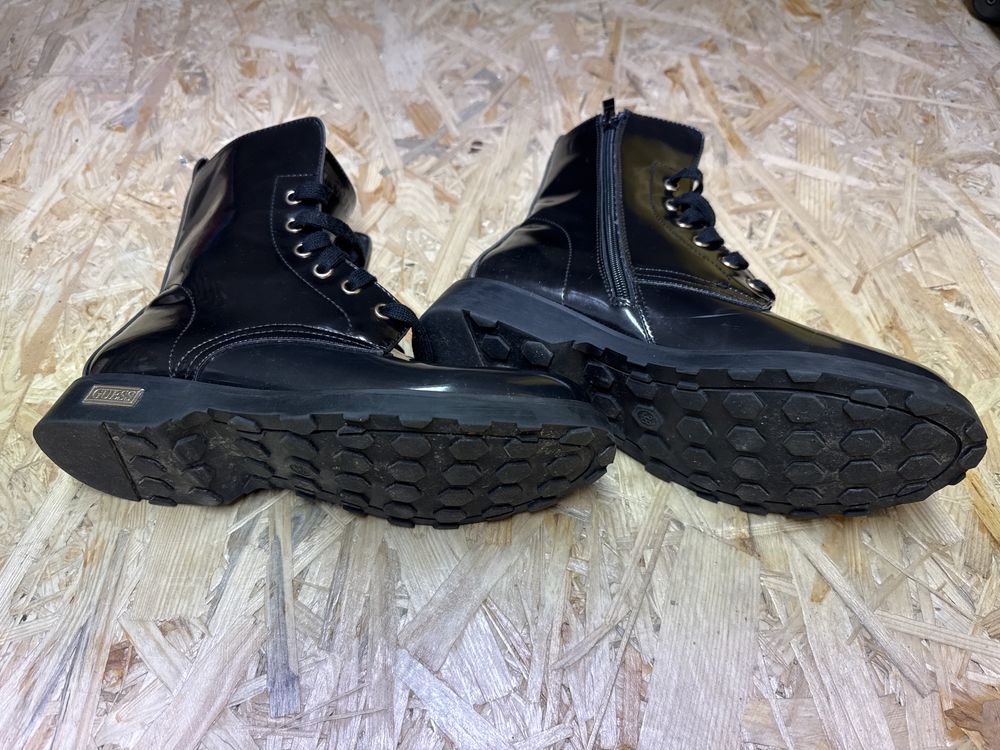 Buty Guess błyszczące