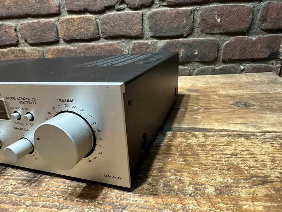 Wzmacniacz Fisher CA-440